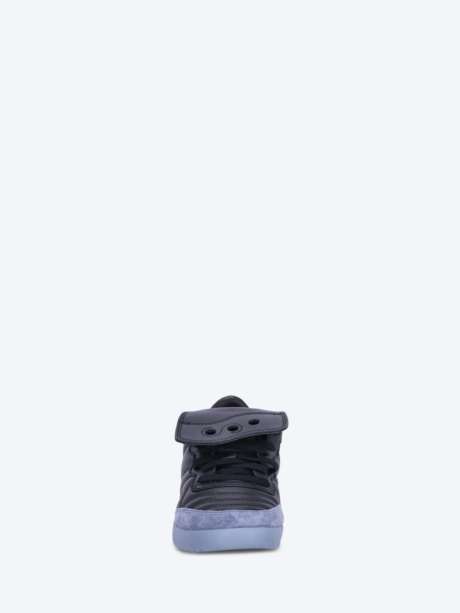 586i s sneakers