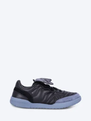 586i s sneakers