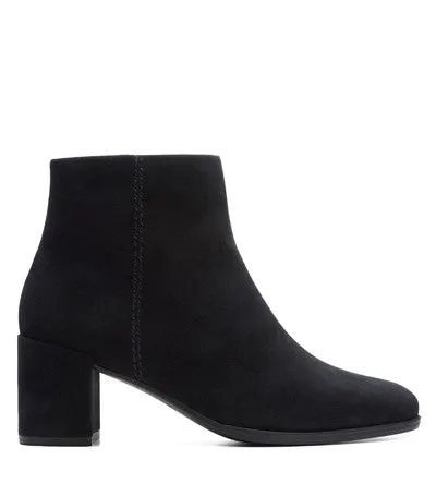 CLARKS FREVA55 ZIP