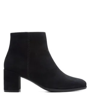 CLARKS FREVA55 ZIP