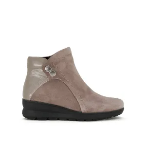 EDDA STUDS -Scholl