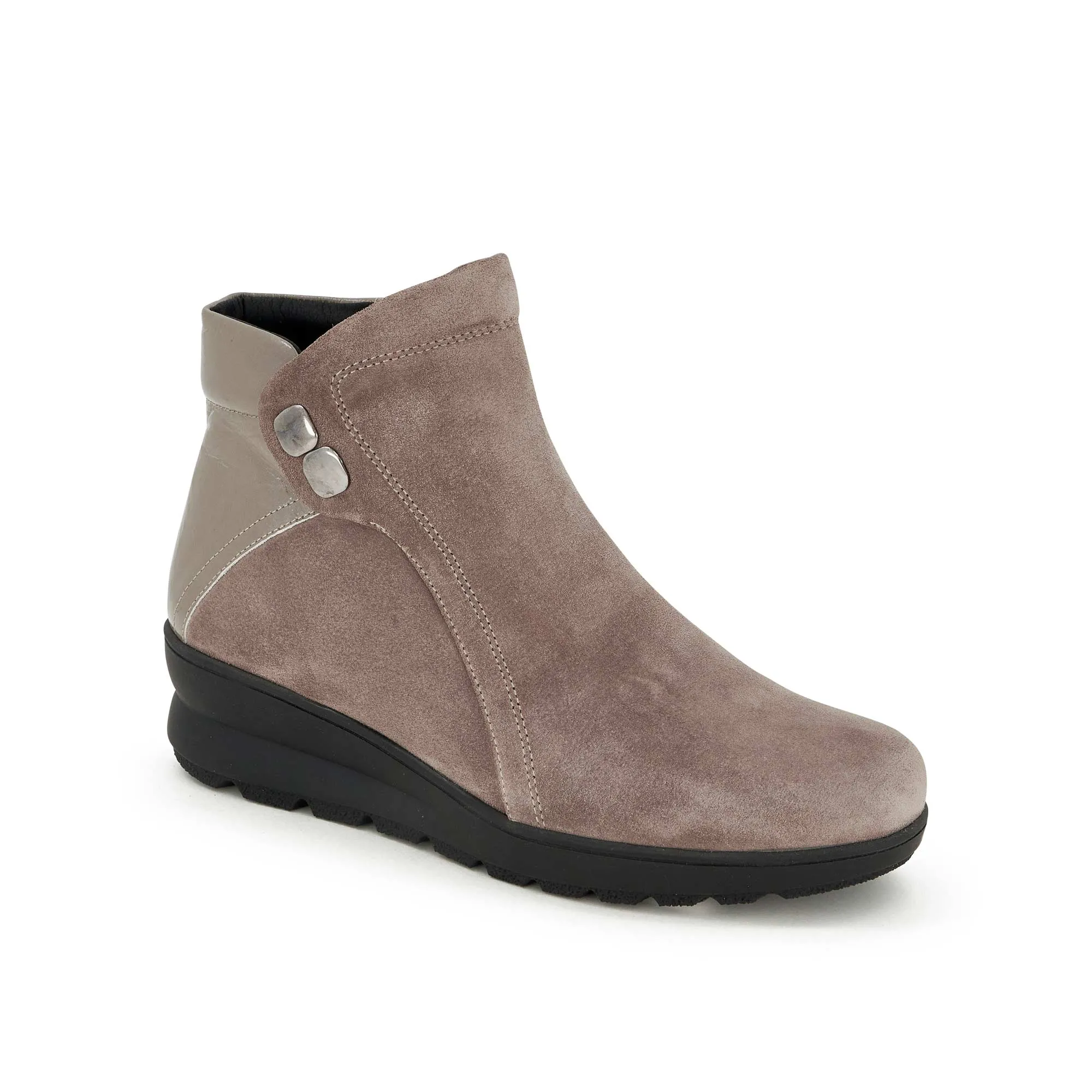 EDDA STUDS -Scholl